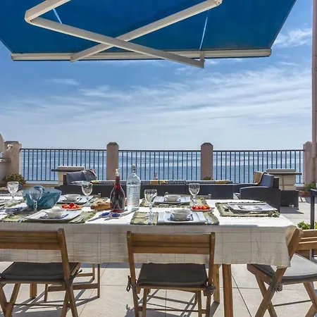 Casa Eden Roc Brando