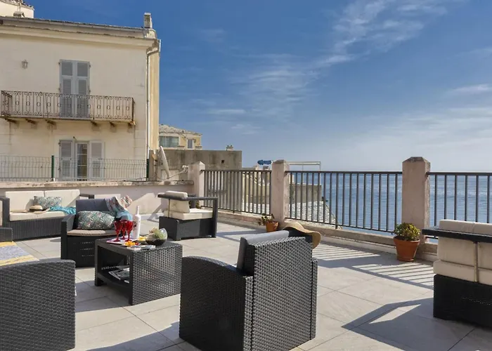 Casa Eden Roc Apartment